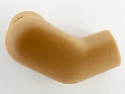 982